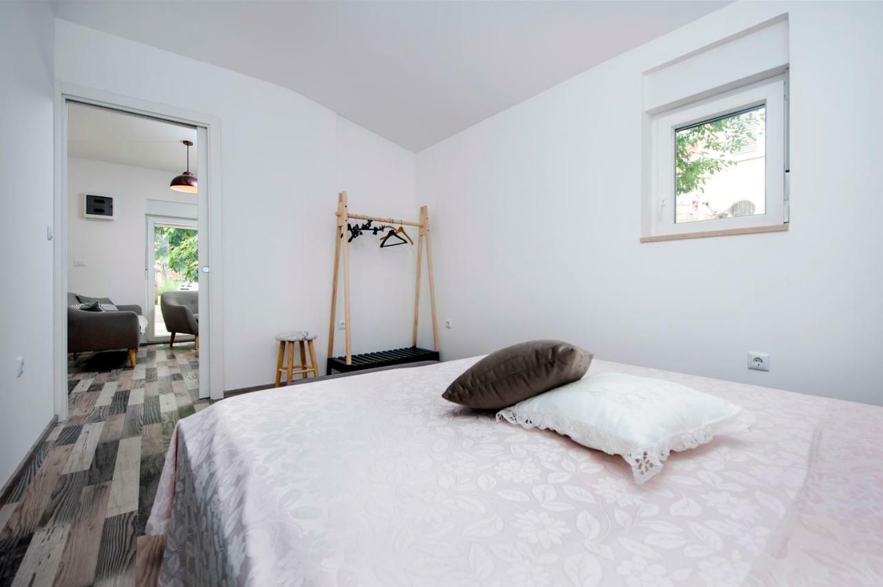 Paola Cozy Apartment Rovinj Exterior photo