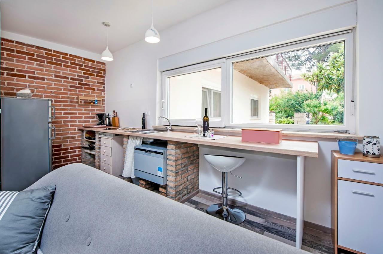 Paola Cozy Apartment Rovinj Exterior photo