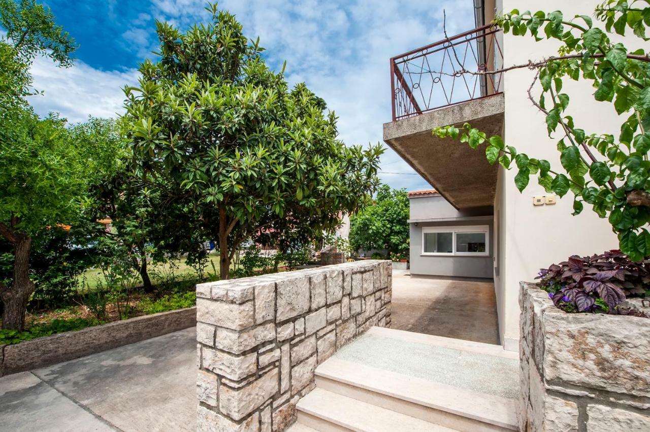 Paola Cozy Apartment Rovinj Exterior photo